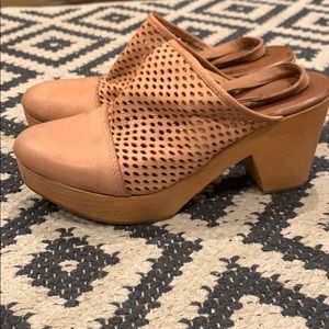 Free people clogs